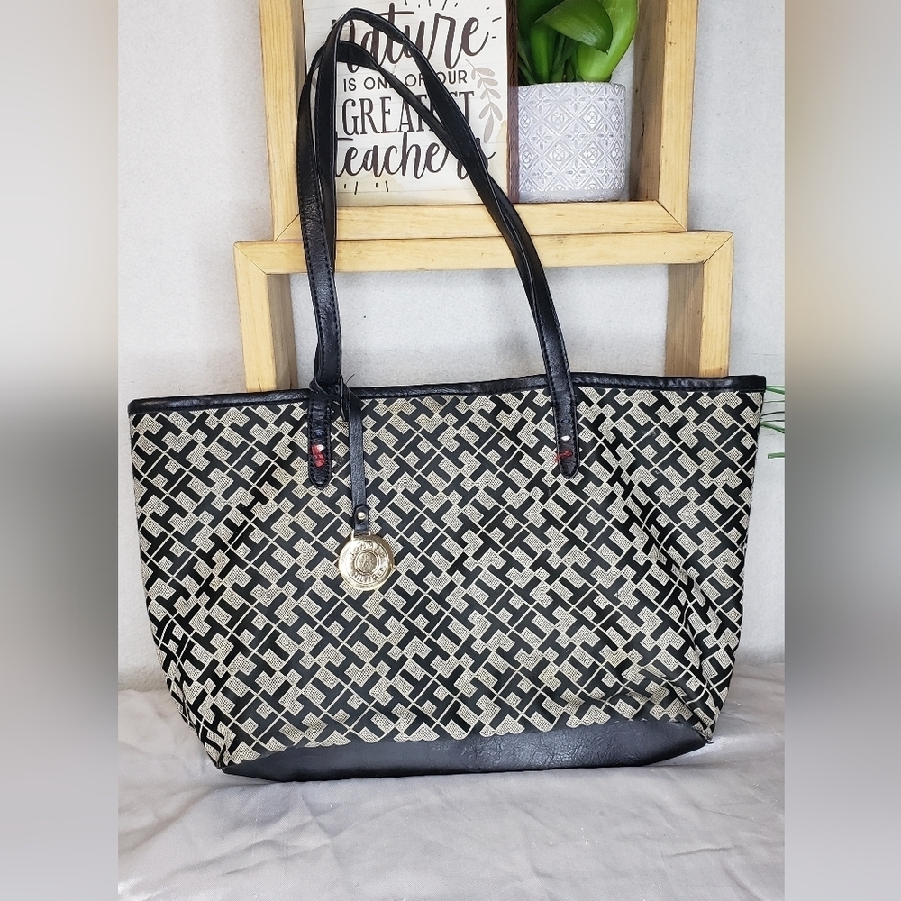 Tommy Hilfigure Black and Gray Patterned Tote